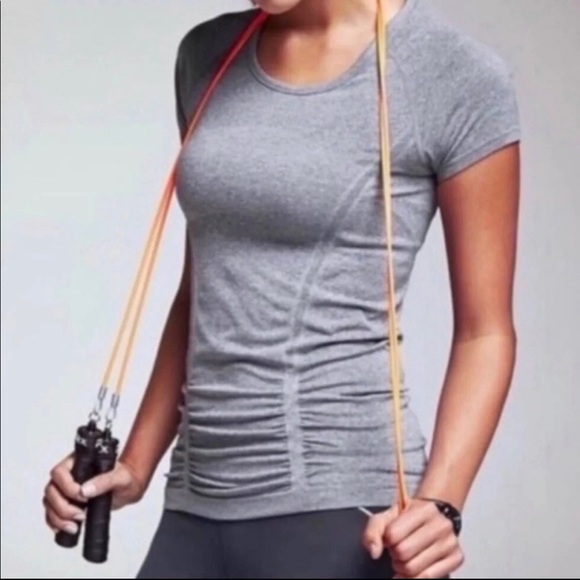 Athleta Ruched Short Sleeve Workout Top Sz small - Picture 1 of 6